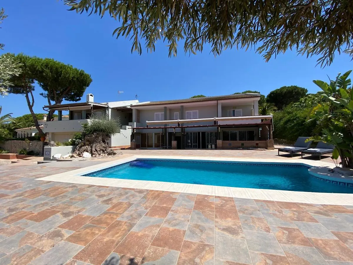 Casa de Férias Detached Holiday House, 2 Bedrooms, Private Garden, Pool Alhaurín de la Torre
